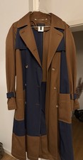 Zwei farbiger vintage Escada Trenchcoat