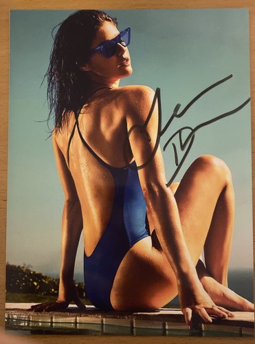 Alexandra daddario autogramm - alexandra,