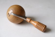 Massagekugel Massage Gerät 1920 Holzkugel museal Rarität Masseur