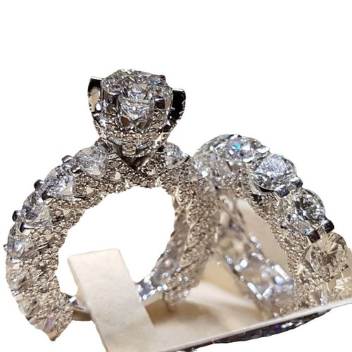 Modischer ring mit - modischer,