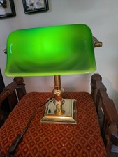 Schöne  Retro Tischlampe  Banker Leuchte Grün Glasschirm Messing Fuß 36 cm hoch