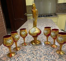 Murano Weinkaraffe Set mit sechs rot weinroten Weinkelchen mit 24k Gold Intarsien 