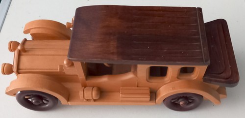 Großes holzspielzeug auto - großes, holzspielzeug-auto