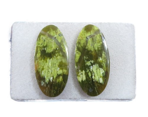 Paar grüner opal cabochon - 1,