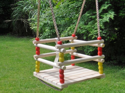 Holzgitterschaukel