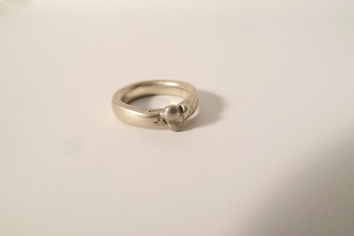 Alter ring mit kügelchen - alter,