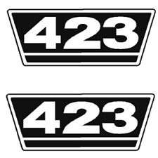 IHC Traktor Aufkleber 2x Typenaufkleber 423 Logo Emblem Sticker Label ca. 15x7cm