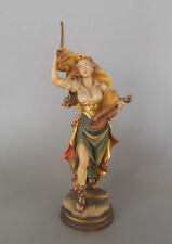 Musikantin Frau mit Geige 31 cm Gesamthöhe bis Ende Stab Holz bemalt Holzfigur