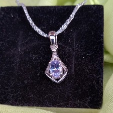 Nicht erhitzter Tansanit Silberanhänger /  (Mit Zertifikat)