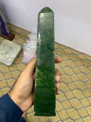 Nephrit jade obelisk - jade,
