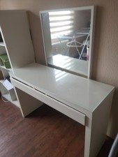 Schminktisch mit Spiegel