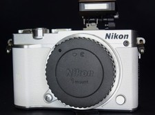 Nikon 1 J5 Kamera hat nur 1813