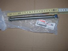 YAMAHA YBR125 RADACHSE VORN MIT MUTTER 5VL-F5181-11 (15mm M14 GESAMTLÄNGE 215mm)