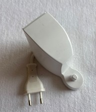 Braun Kompakt  Wandladestation mit Kabelfach  Type 4729 Farbe Weiß ,, Top ,,