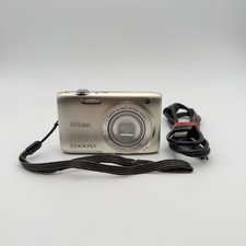 Nikon Digitalkamera Coolpix