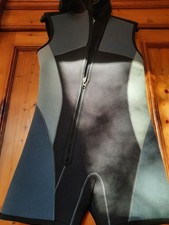 Neoprenanzug mit kurzem Bein