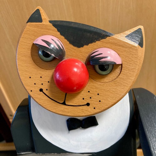 Holzfigur----Design