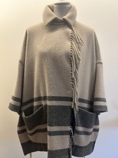 	Max Mara Weekend Mantel