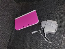 New Nintendo 3DS XL Pink Weiß Handheld-Konsole Mit Tomodachi Life Vorinstalliert