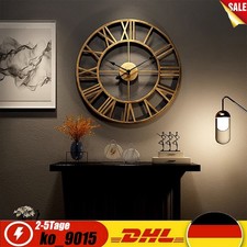 Große Wanduhr im Vintage-Stil