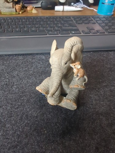 Tuskers love kiss - tuskers, a