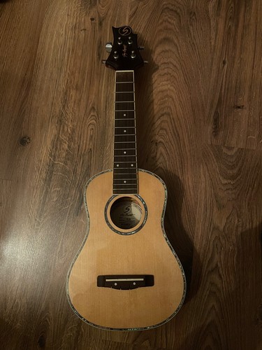 Greg bennett ukulele - bennett, uk-70