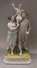 Porzellanfigur Familie  Vater,  Mutter und Kind  37 cm
