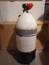 Suunto Tauchflasche Druckluftflasche 12l 200 bar Nautec Doppelventil ohne TÜV