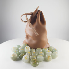 Runensteine Set aus grünem