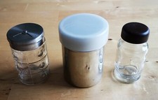 3 Stück Gewürzstreuer Gewürzdosen Gewürzgläser Salz Pfeffer Behälter Konvolut