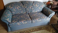 Sofa klassisch Landhausstil floral gemustert Schlaffunktion Bettkasten gebraucht