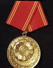 DDR: Medaille für 25 Jahre