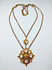 Alte Halskette signiert