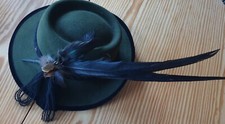 Mayser  Damen Jagdhut grün schwarze Samteinfassung Garnitur und 2 langen Federn