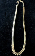 Hübsche goldfarbene Kette, sehr schöne Arbeit, Länge ca. 42 cm, gest. Amerikaner