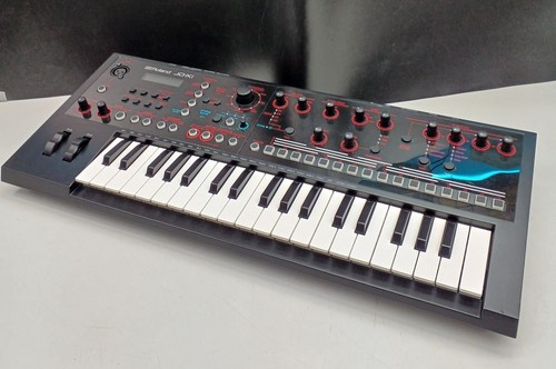 Roland synthesizer - jd-xi,