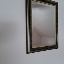 Wandspiegel/ Dekospiegel schöner Holzrahmen 61x46x3 cm