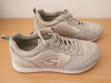 kaum getragener, beige/grauer Damensneaker von Sketchers; Größe: 37