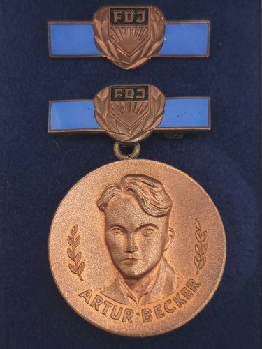 Ddr fdj artur becker orden - fdj,