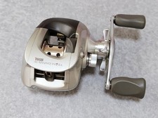 DAIWA TD-X 105HiL Team Daiwa Köderrolle DAIWA Angelgerät linker Griff