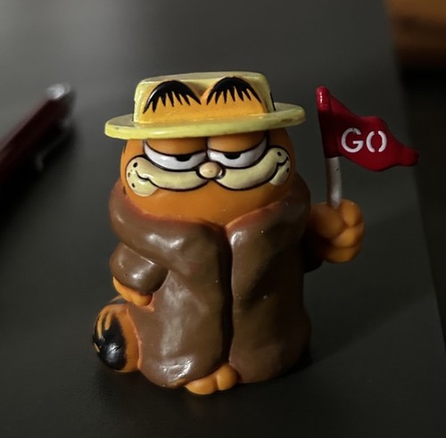 Garfield figur mit red flag - garfield,