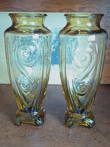 Paar alte vintage vasen aus - alte, /