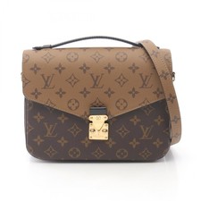 LOUIS VUITTON Pochette Metis