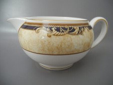 Wedgwood Milchkännchen CORNUCOPIA Cream colors Bone China England