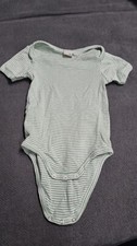 Grün weiß gestreifter kurzarm Baby Body Größe 74/80 (Alana dm)