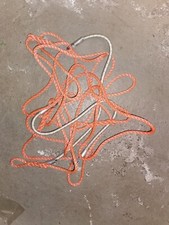 2 x Kunststoff SEIL SCHNUR je ca. 4 m MIT EXPANDER ca. 0.8 cm stark GEBRAUCHT!