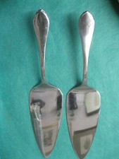 2 gleiche Tortenheber Marke Tischfein Crominox