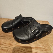 Saint + Sofia schwarze Leder