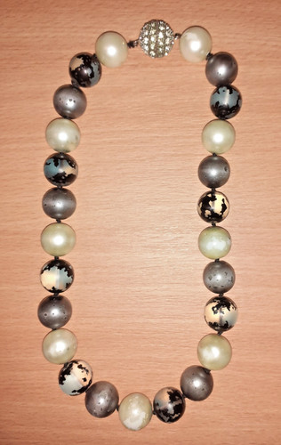 Glasperlenkette mit - -,