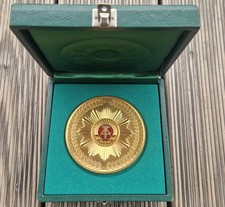 Volkspolizei Präsidium Berlin - große und schwere Medaille im Etui